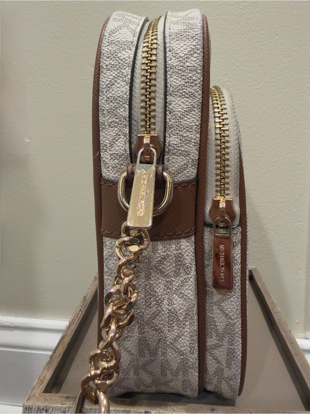 MICHAEL KORS Medium Flight Bag Vanilla Signature Crossbody Chain MK Logo - Picture 6 of 11